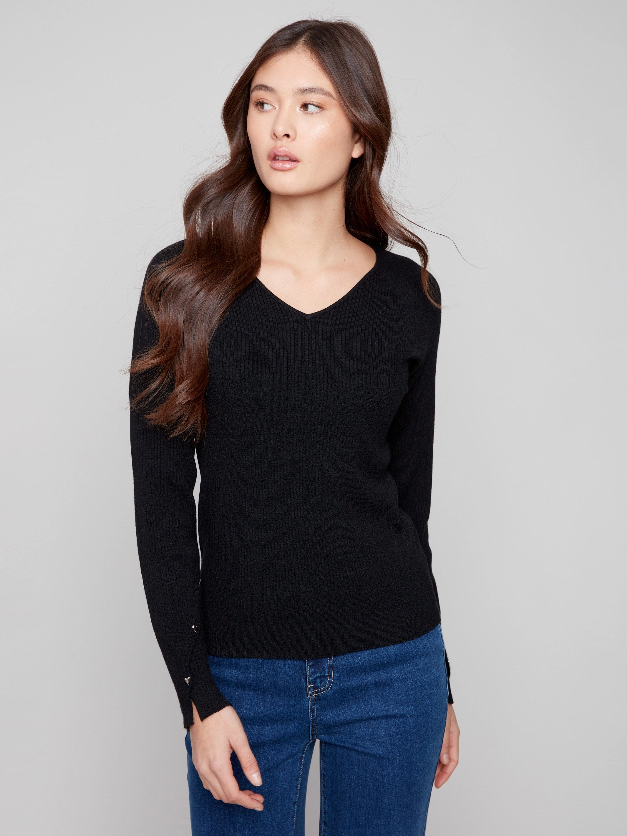 Senior Ribbed V-Neck Sweater With Heart Rivets - Black