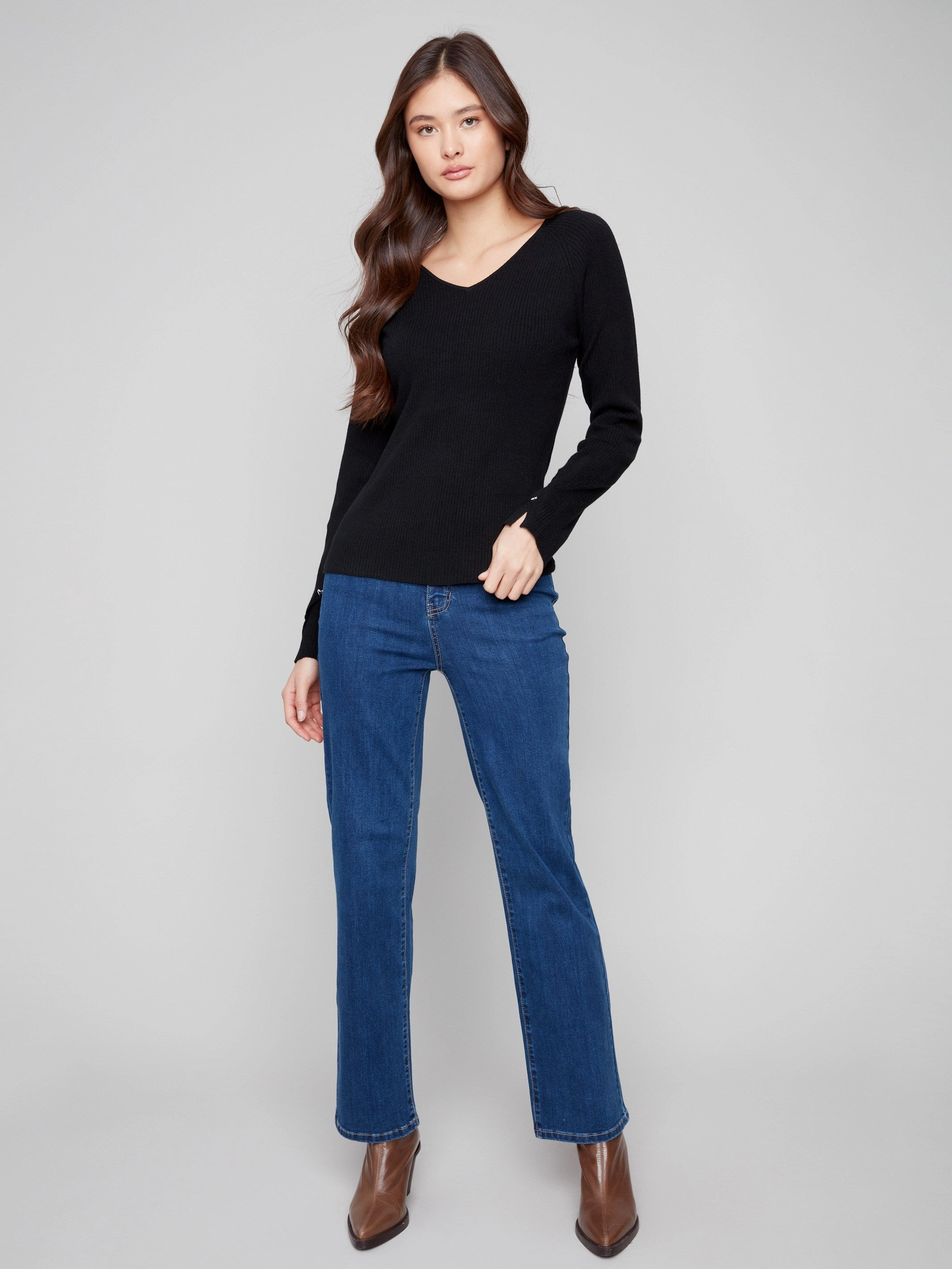 Ribbed V-Neck Sweater With Heart Rivets - Black hiker