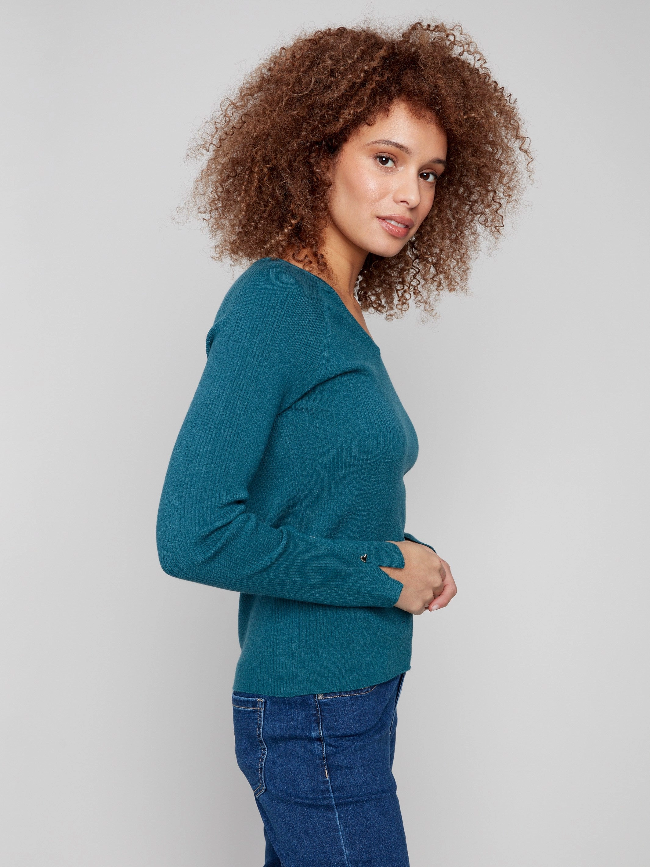 Ribbed V-Neck Sweater With Heart Rivets - Evergreen Oversized style Group gift