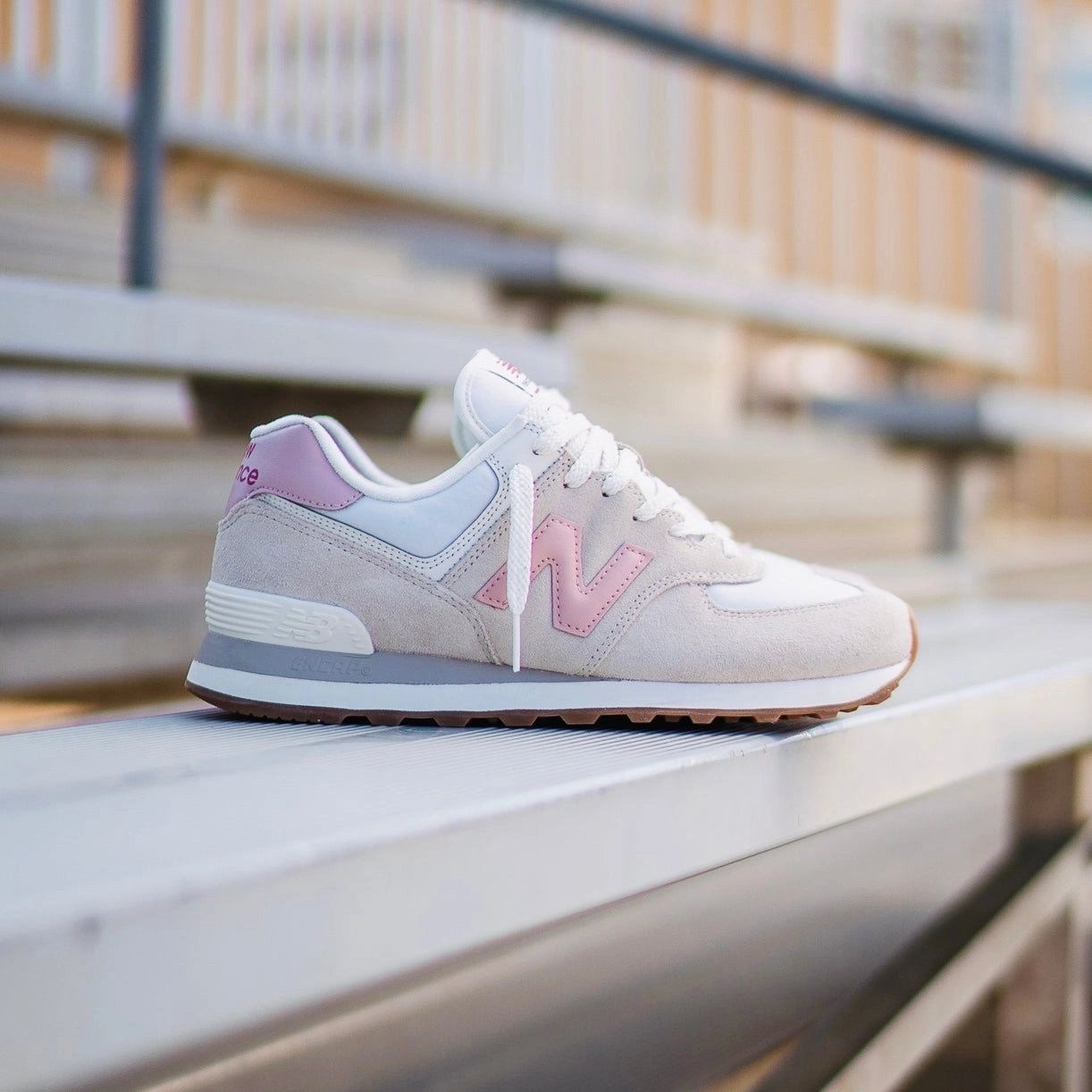 Light Control Mens New Balance 574 (White/Pink) - U574RE2