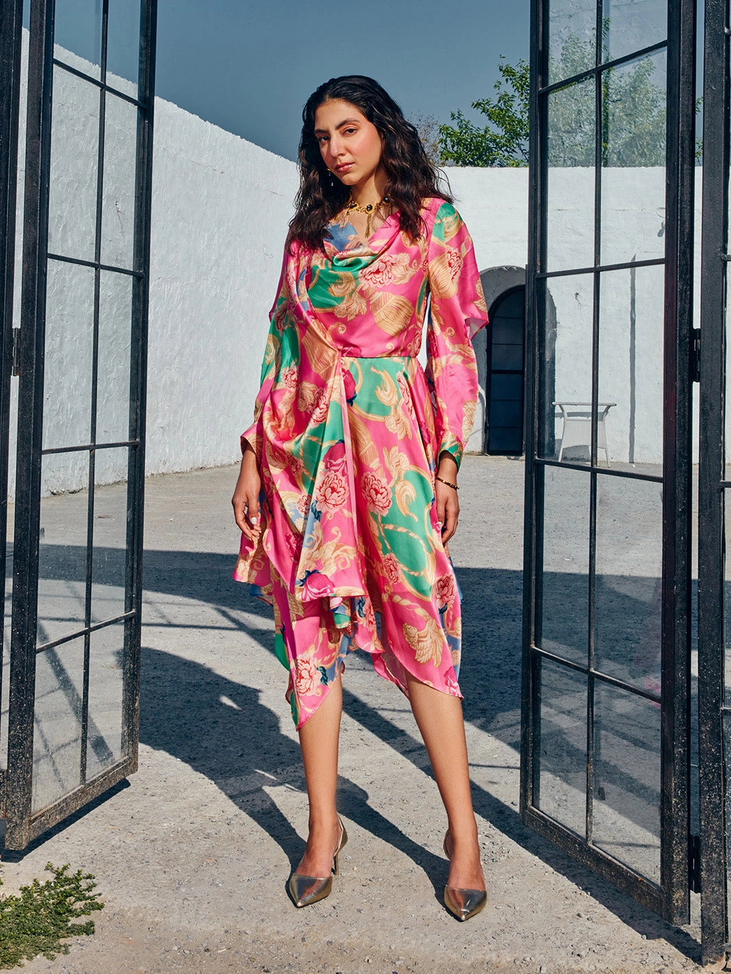 loose silhouette Romanus Dress