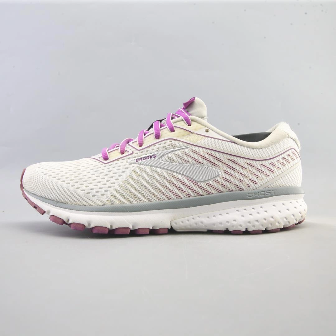 BROOKS GHOST 12 well - designed