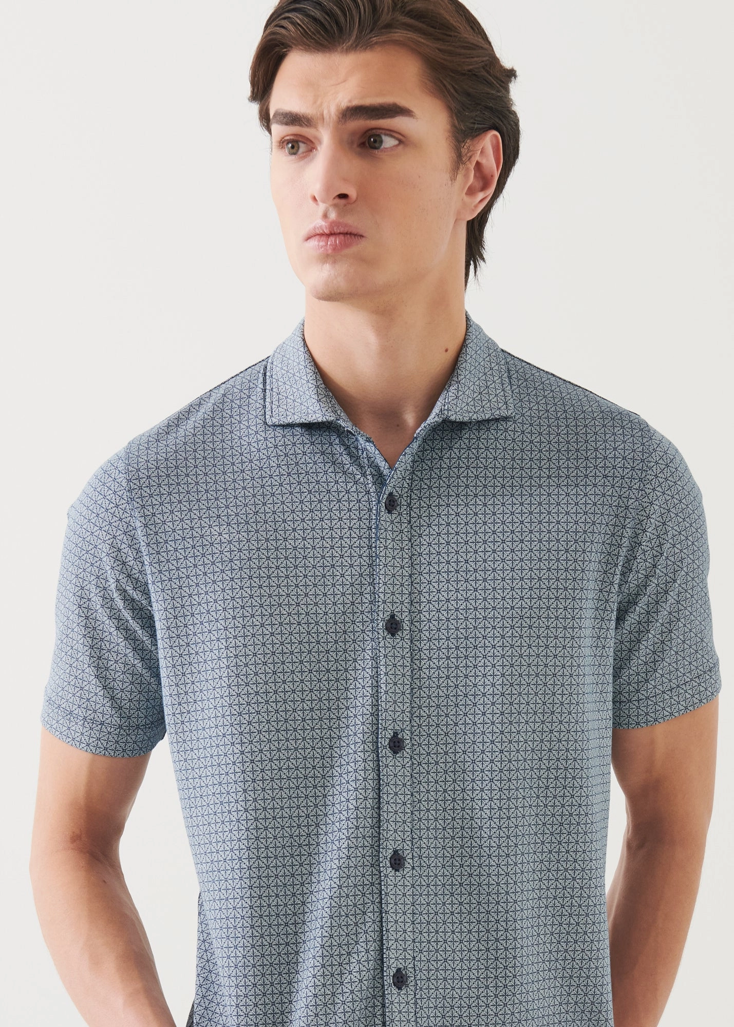 Sporty Look CompressionEnhanced SHORT SLEEVE FLORAL DIAMOND ALL OVER PRINT BUTTON UP