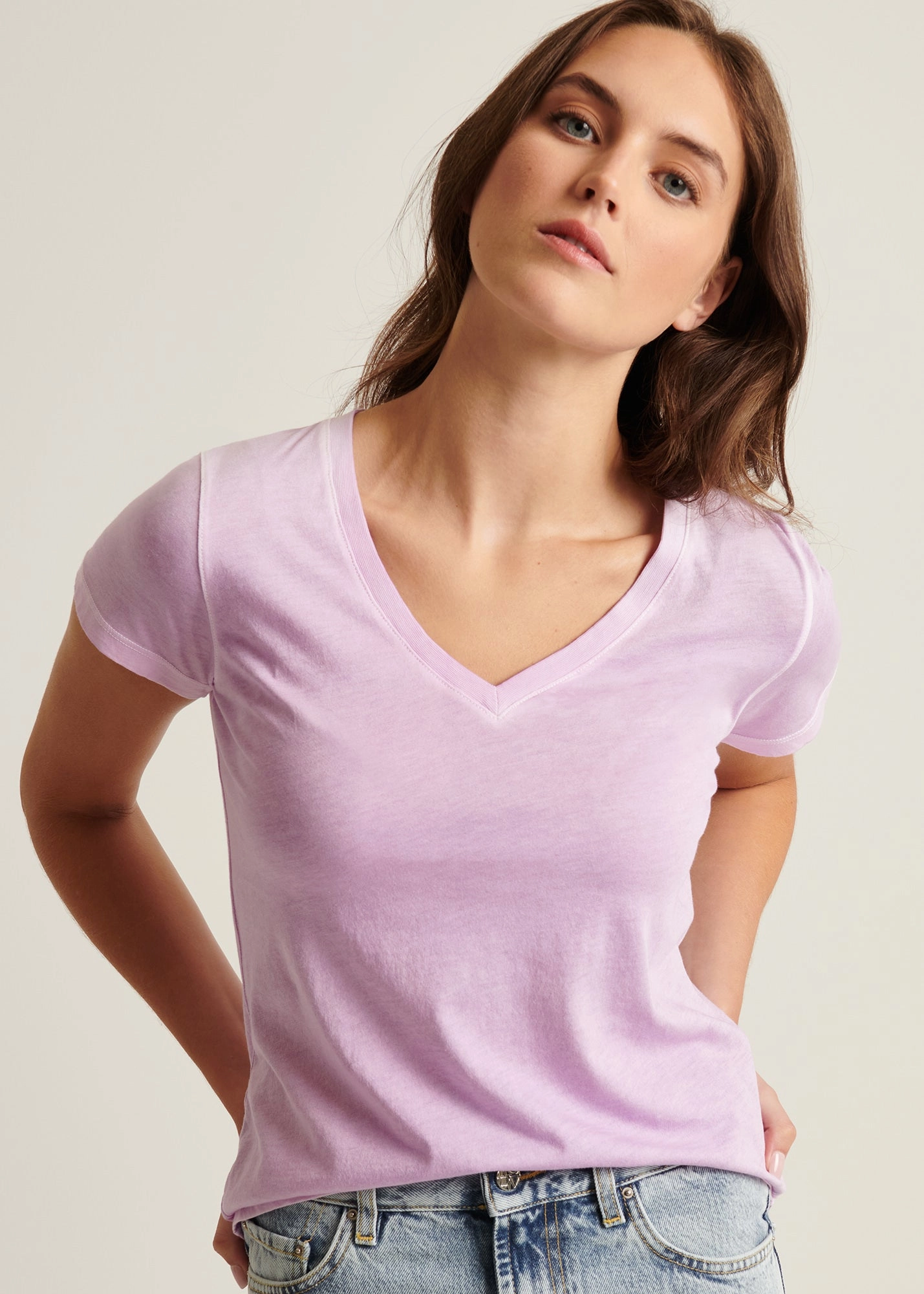 Korean Fresh Relaxing Design SHORT SLEEVE PIMA CLASSIC REVERSE SPRAY V-NECK TEE