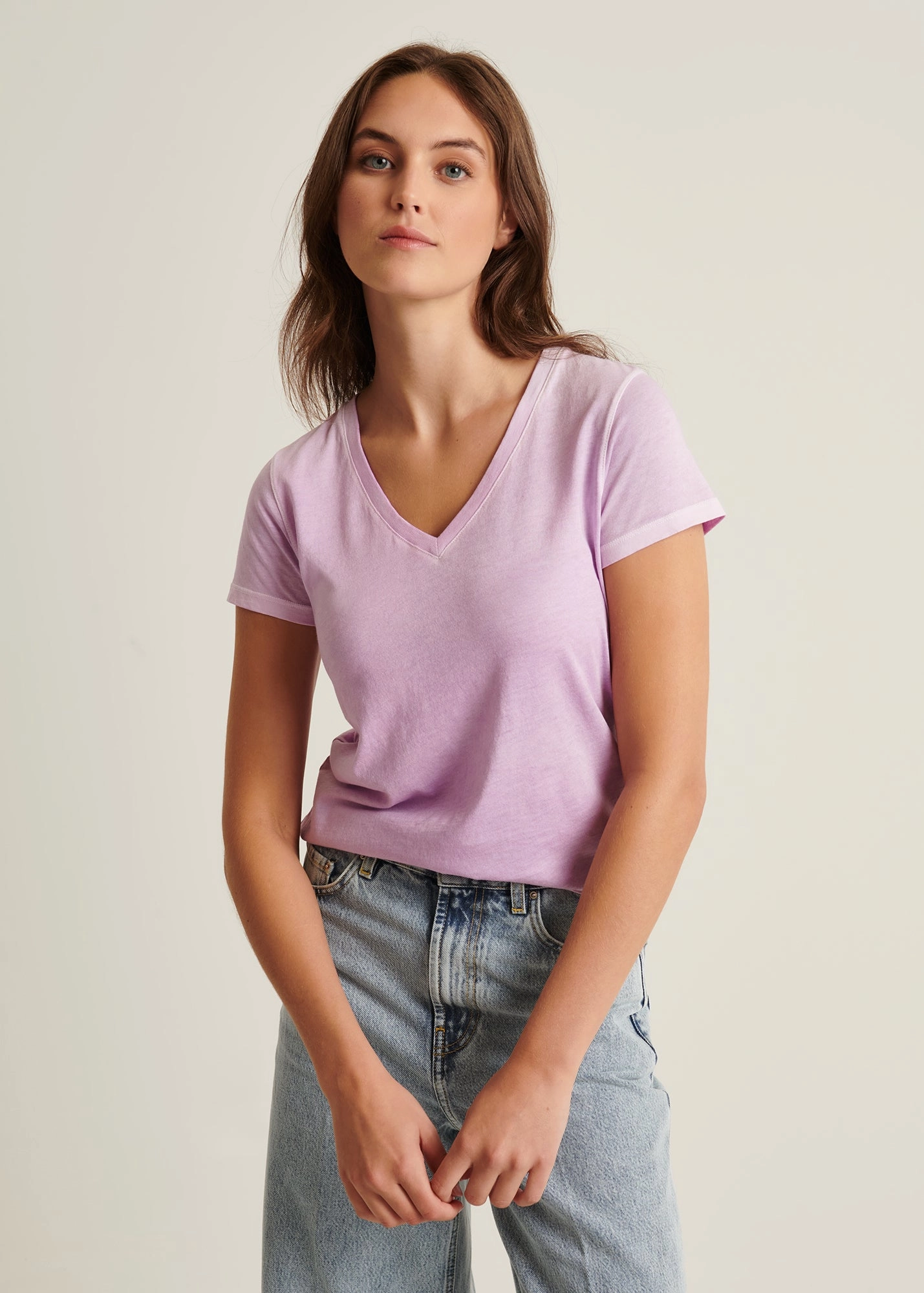 Sporty Shorts Elite Vibe SHORT SLEEVE PIMA CLASSIC REVERSE SPRAY V-NECK TEE