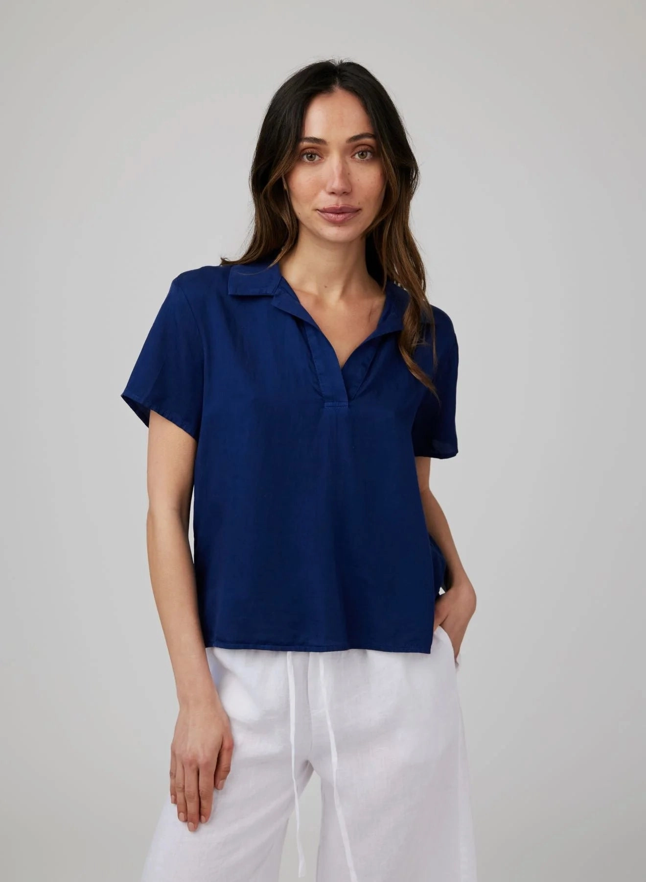SHORT SLEEVE PULLOVER SHIRT Fitted Blouse