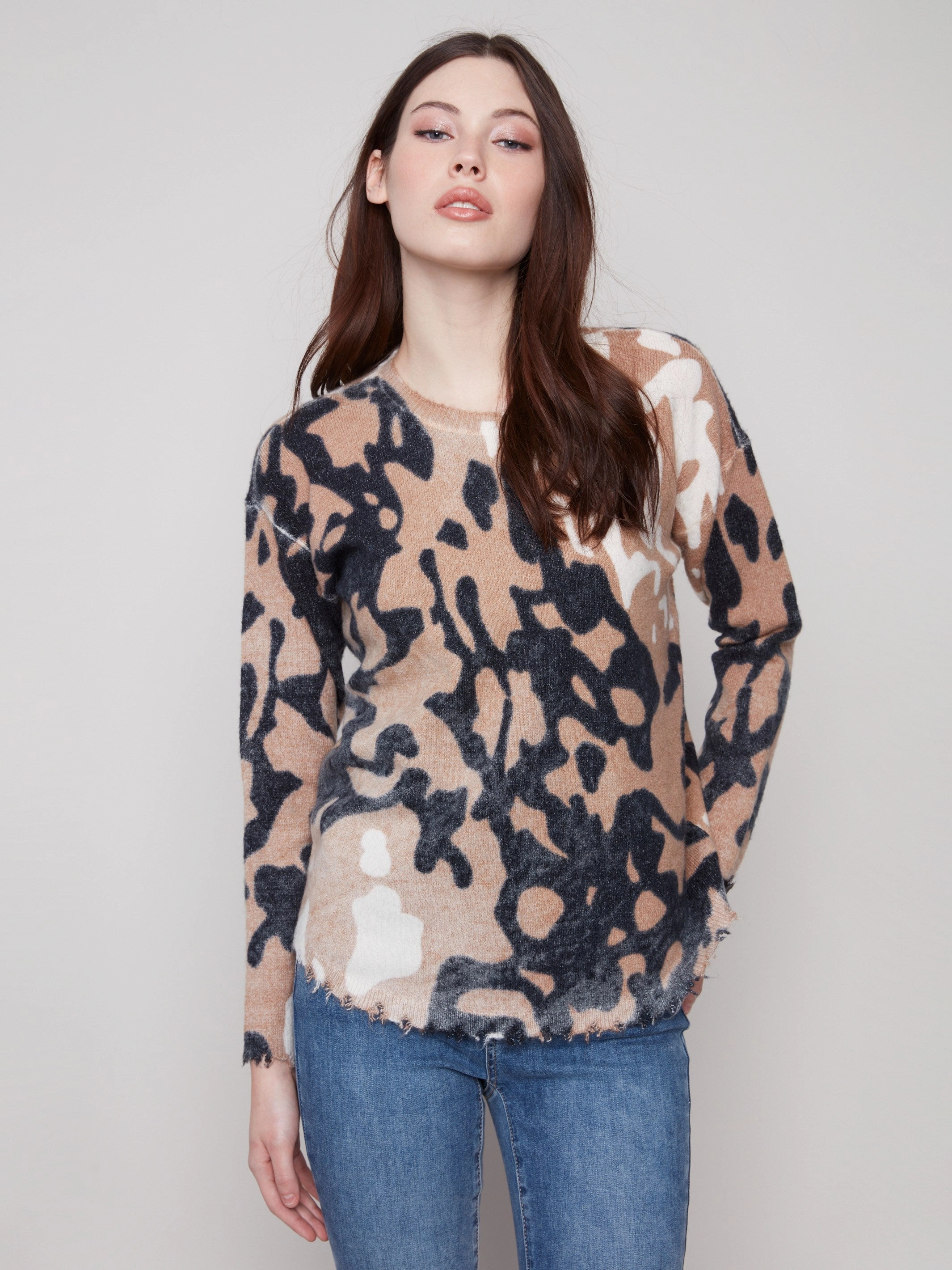 Reversible Printed Plush Sweater With Frayed Edges - Spots Mild Weather Video
