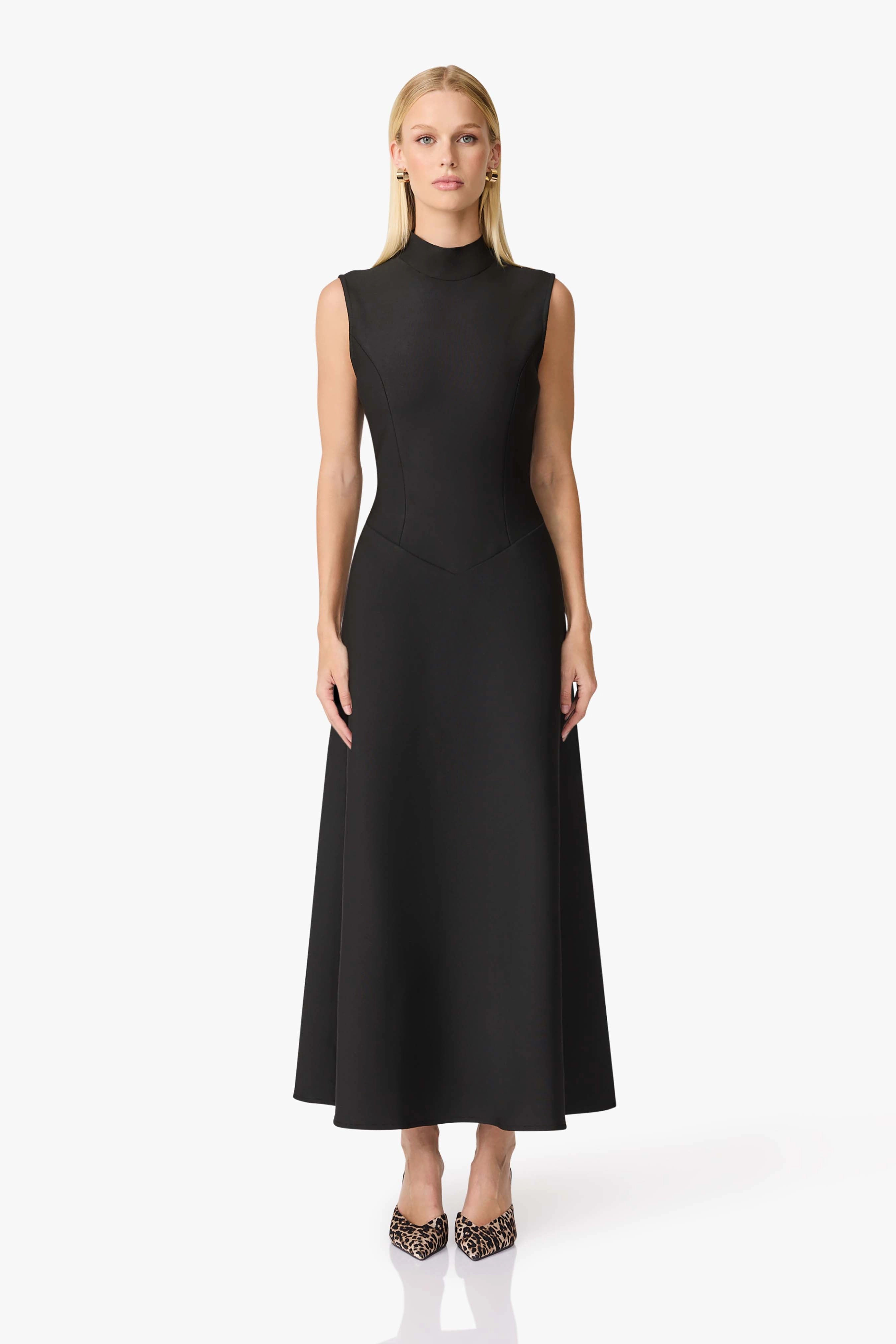 Smooth Motion Trend Fit CURAAE Nora Sleeveless Midi Dress in Black