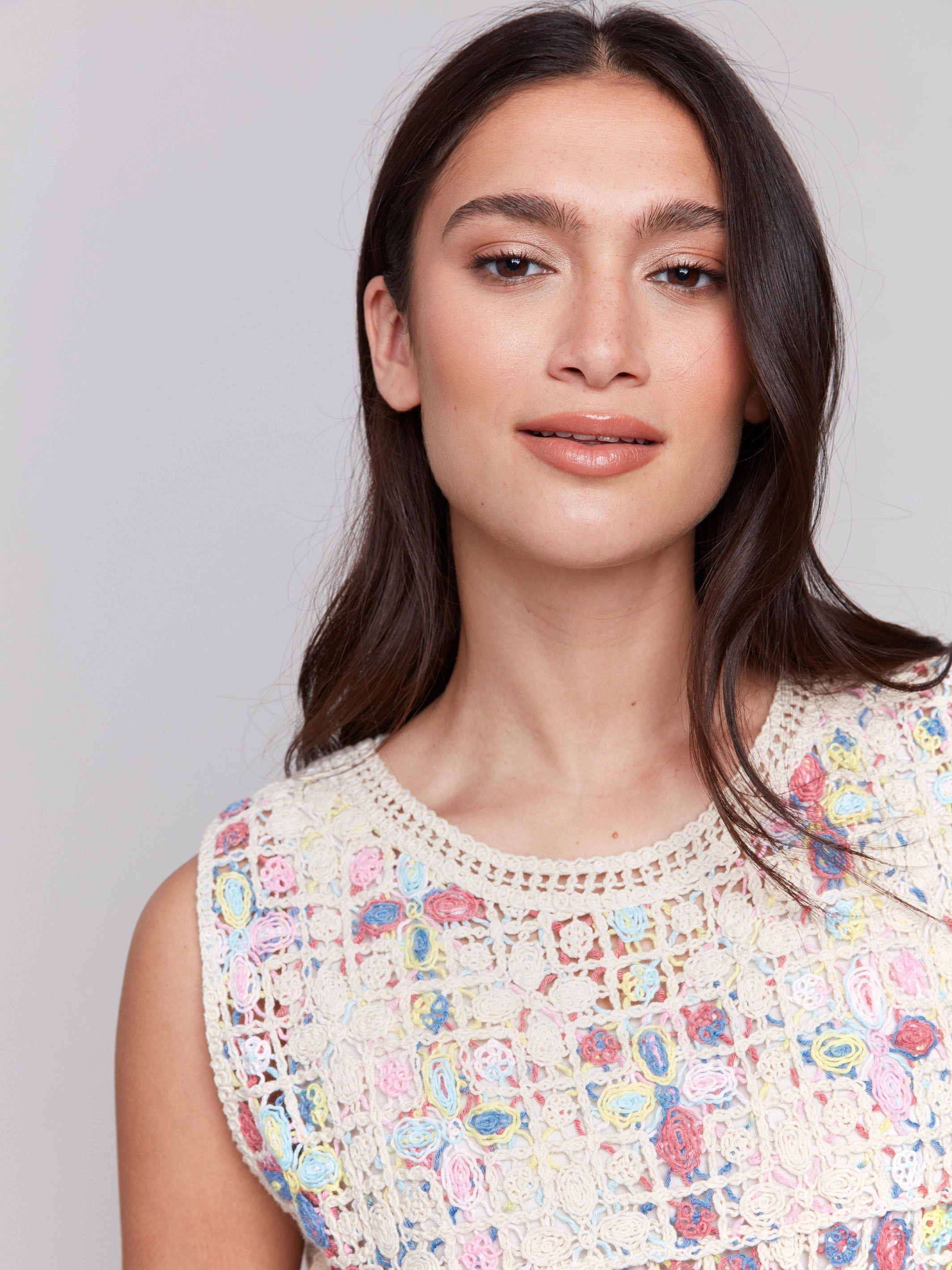 Double Needle Hemming Quick Release Cuffs Sleeveless Crochet Crew Neck Top - Natural