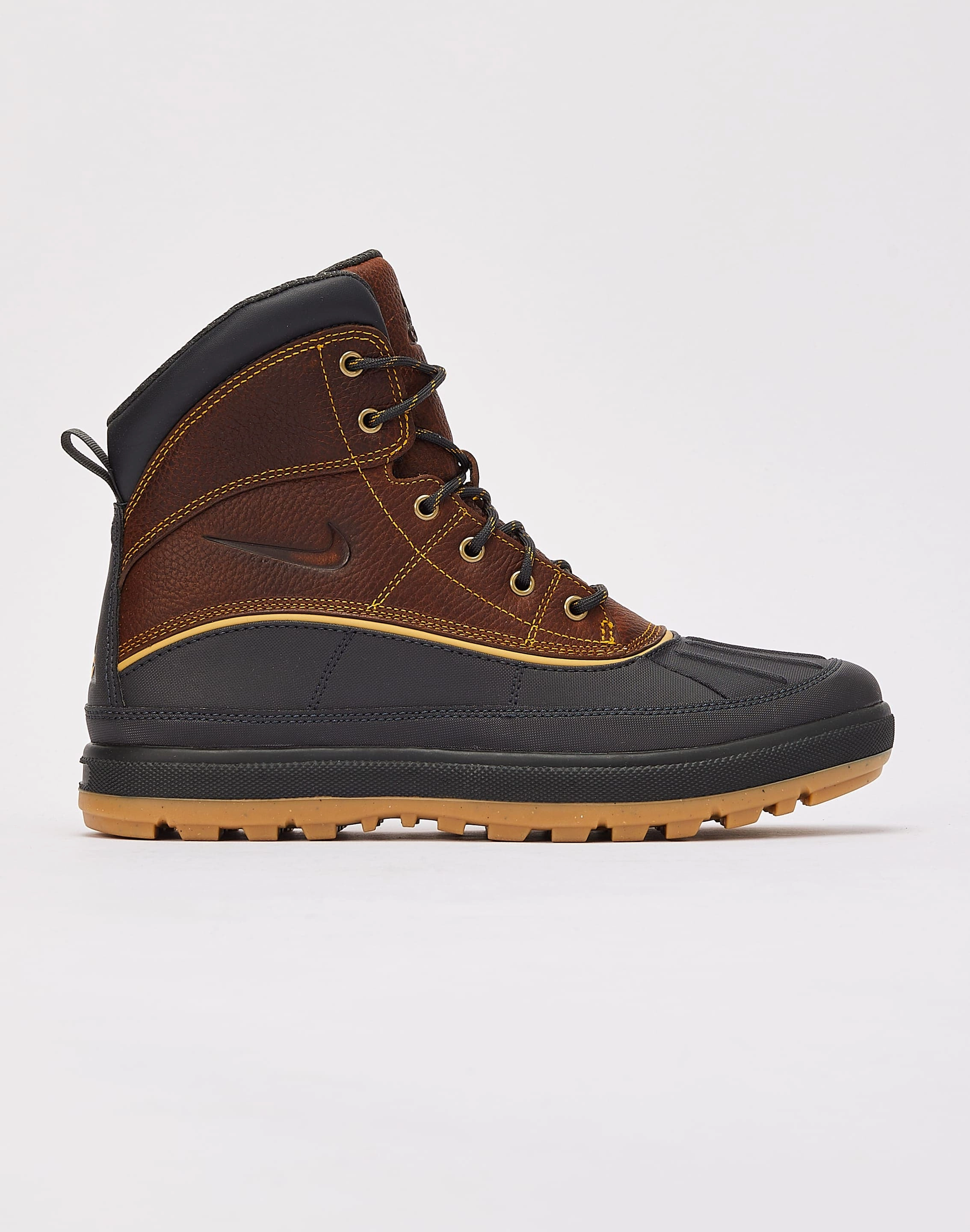 Rugged Built Mountain Hike Daily Essentials Nike Woodside 2 High ACG Boots