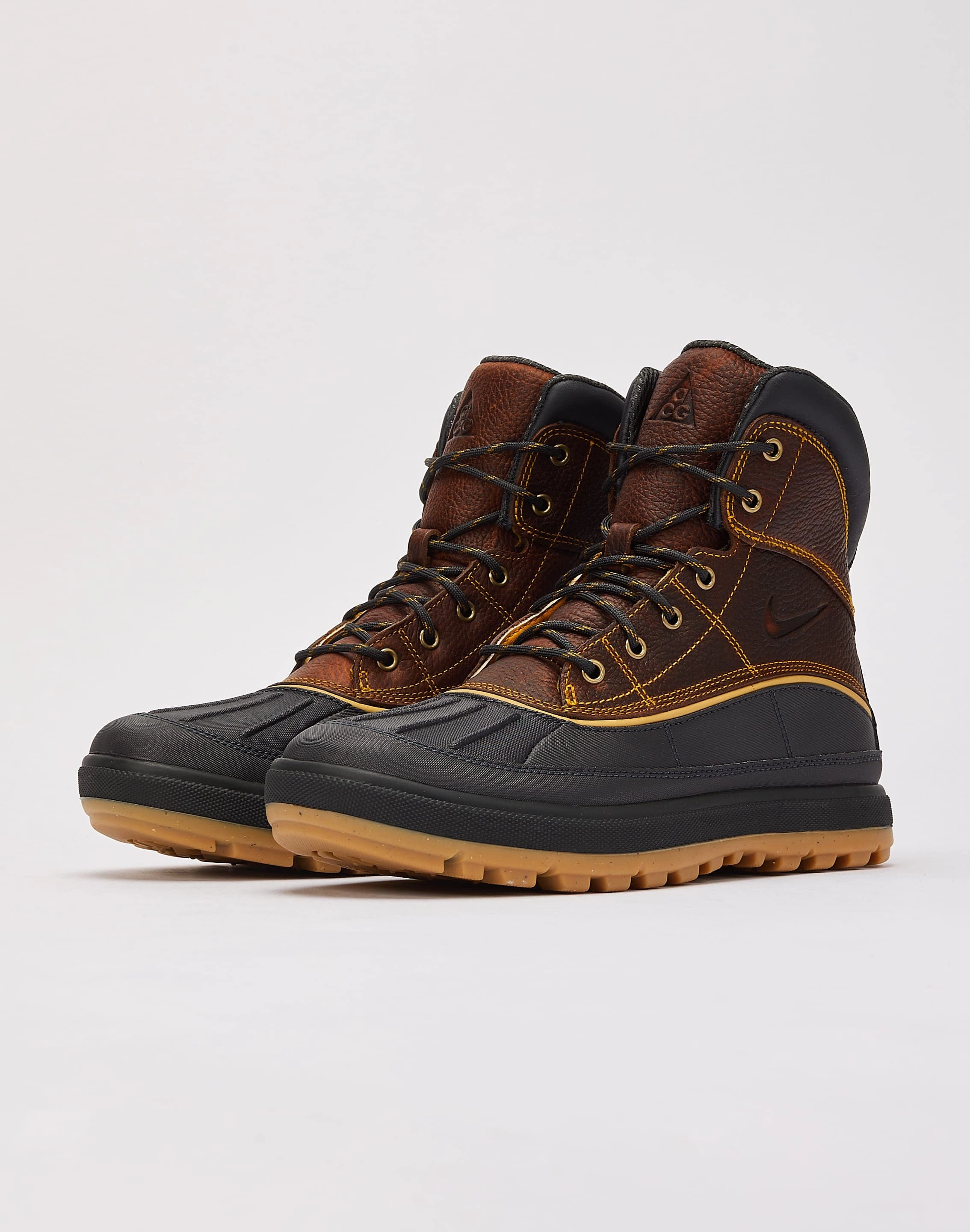 Nike Woodside 2 High ACG Boots Cushioned Step Snowy Path