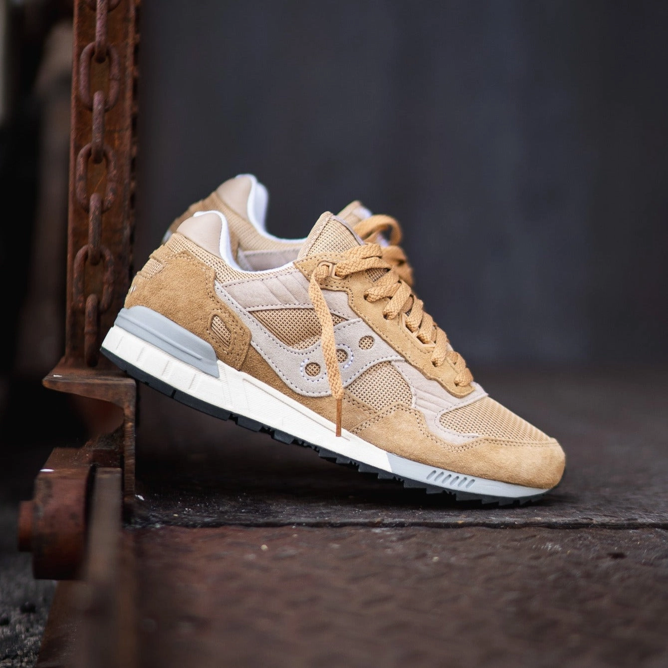 Saucony Shadow 5000 (Tan) Perforated Ventilation System Shock Ride