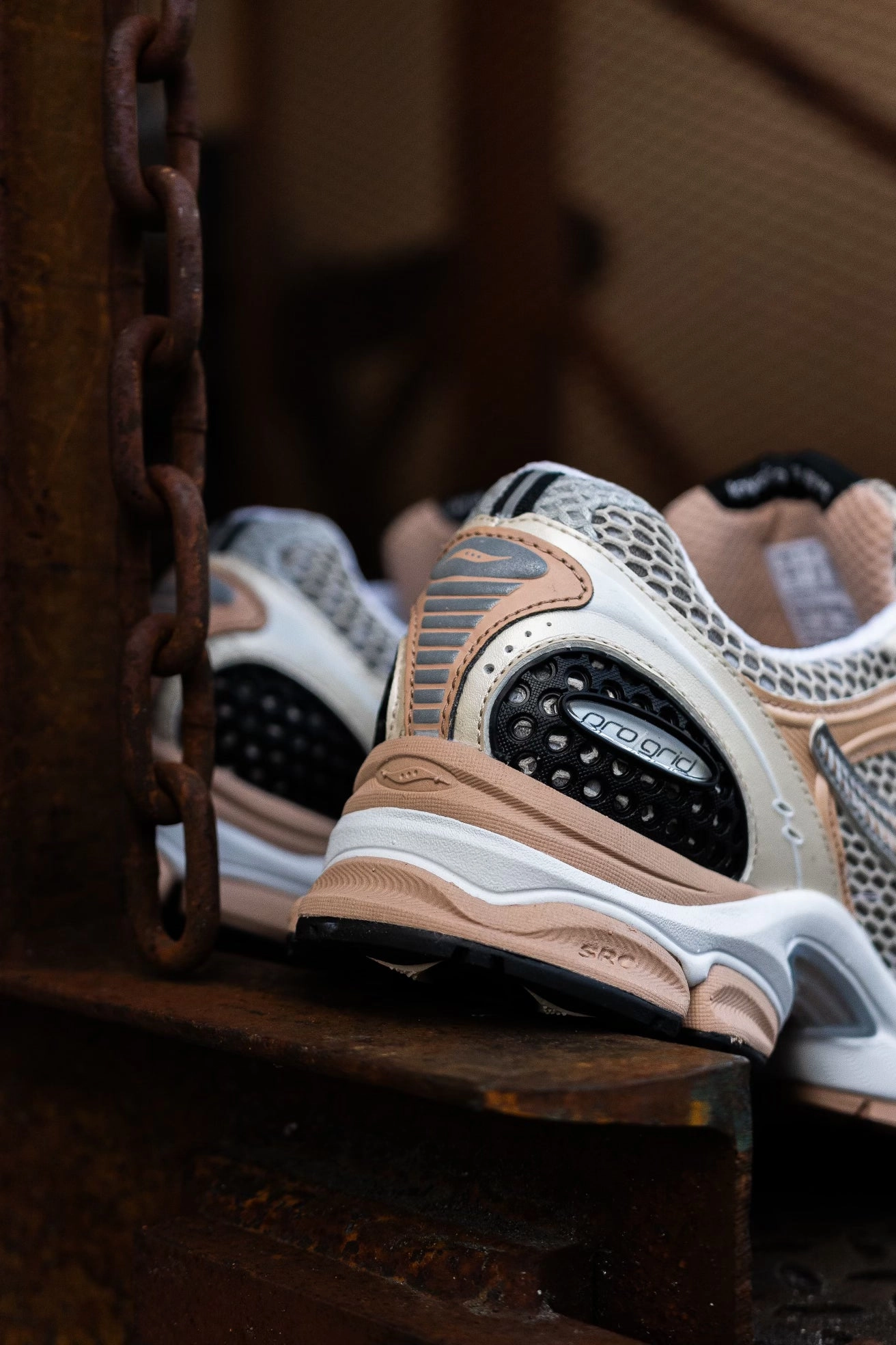 Easy Step Triple Layer Mesh Mens Saucony ProGrid Triumph 4 Cream/Tan (S70704-11)