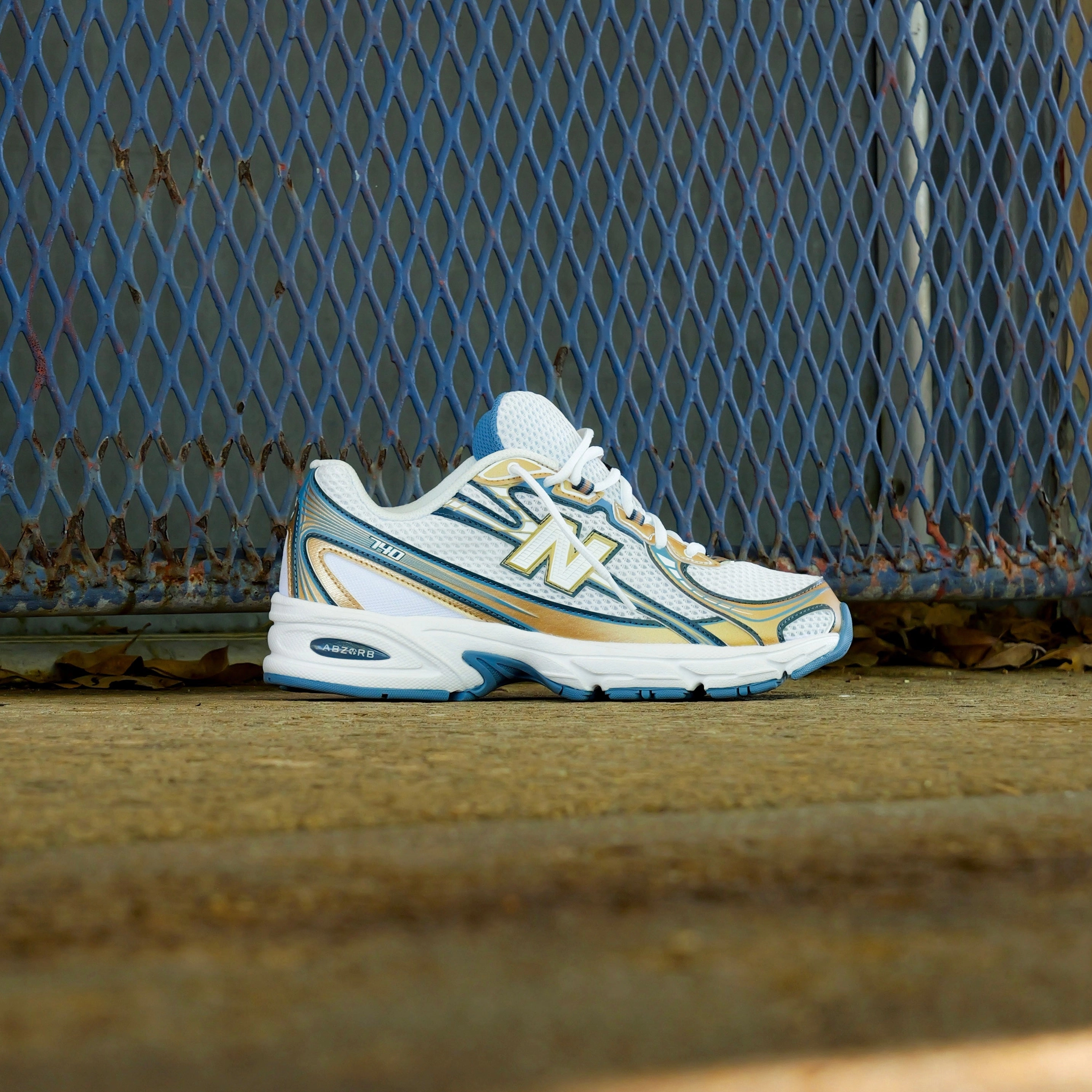 Breathable fabric Rocker Sole Technology Mens New Balance 740 (Heron Blue/Metallic Gold) - U740HB2