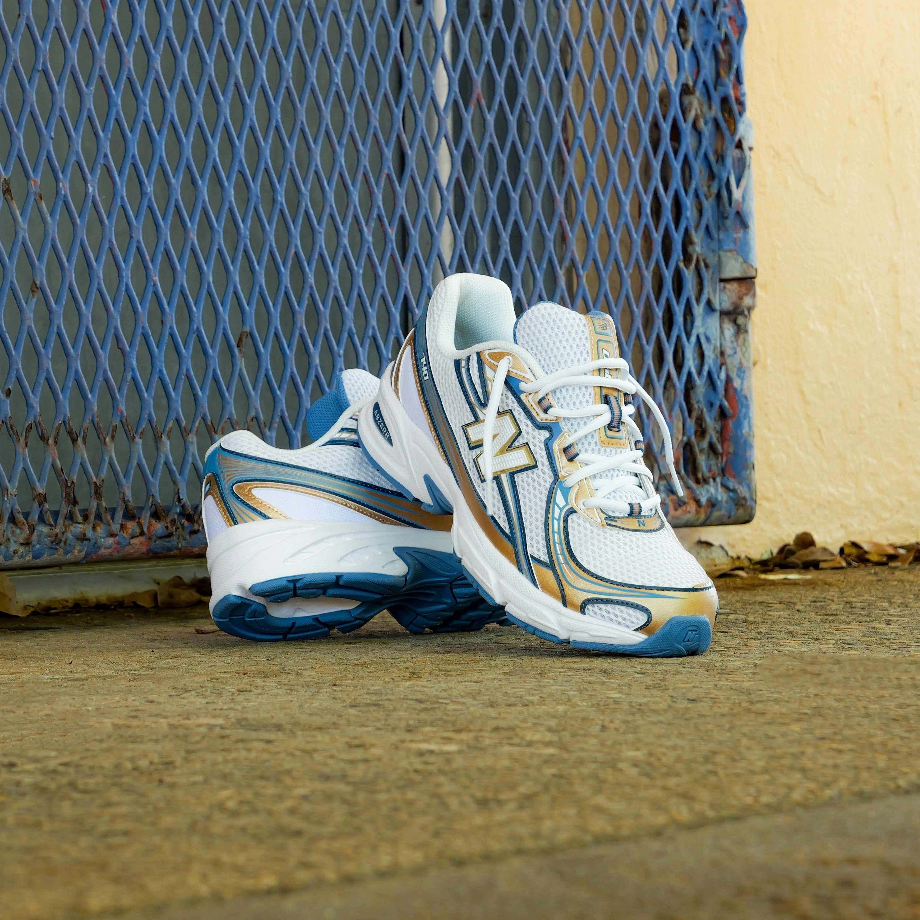 Hyperbolic Logging Cage Moisture Wicking Lining Mens New Balance 740 (Heron Blue/Metallic Gold) - U740HB2