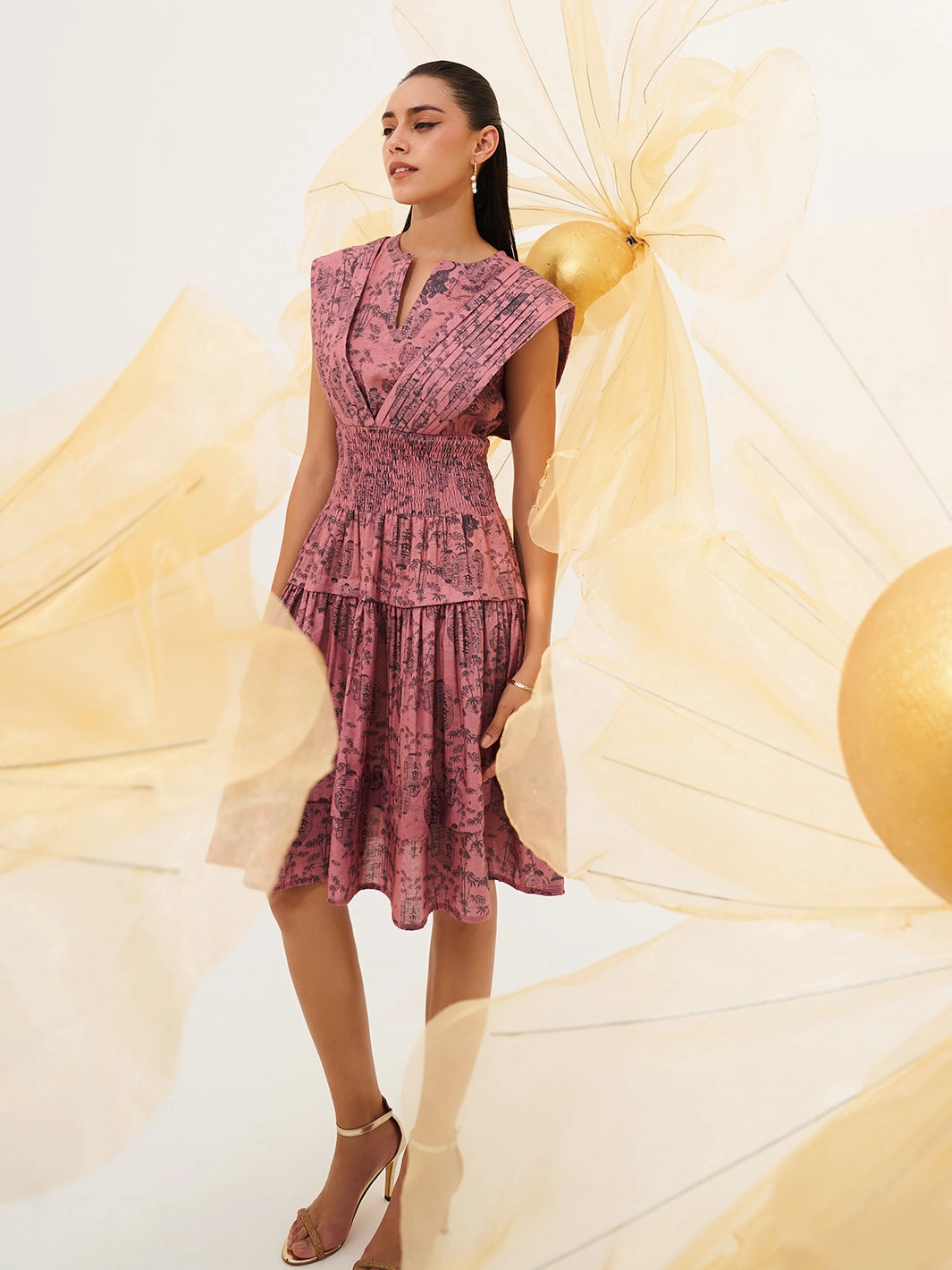 Osaka Dress Contrast-Piping Feminine Fit