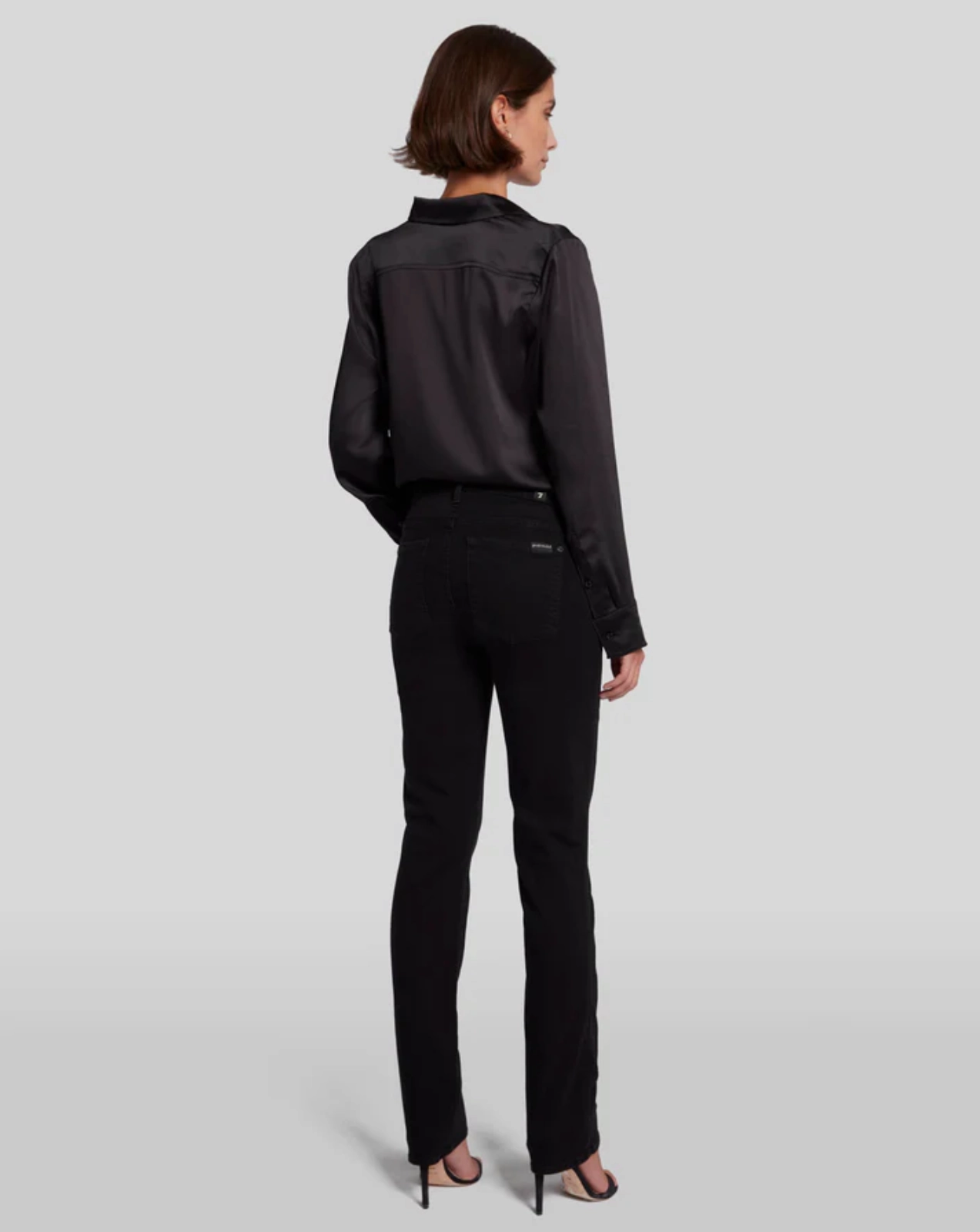 Casual Chic Fray Resistant Hem KIMMIE MID RISE STRAIGHT IN RINSE BLACK