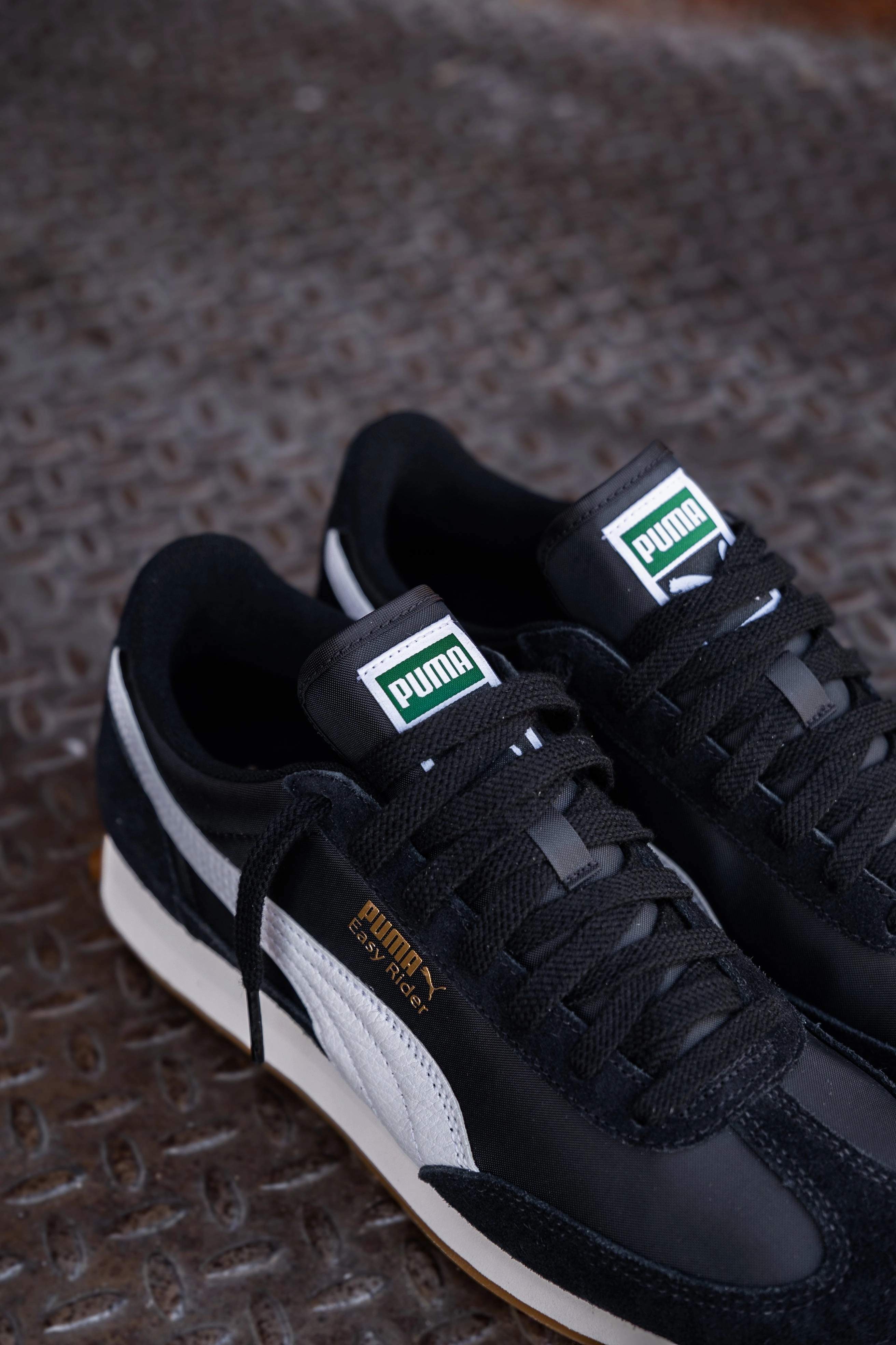 Mens Puma Easy Rider Vintage (Puma Black/Puma White) Shock Absorbing Technology Glam shock absorption