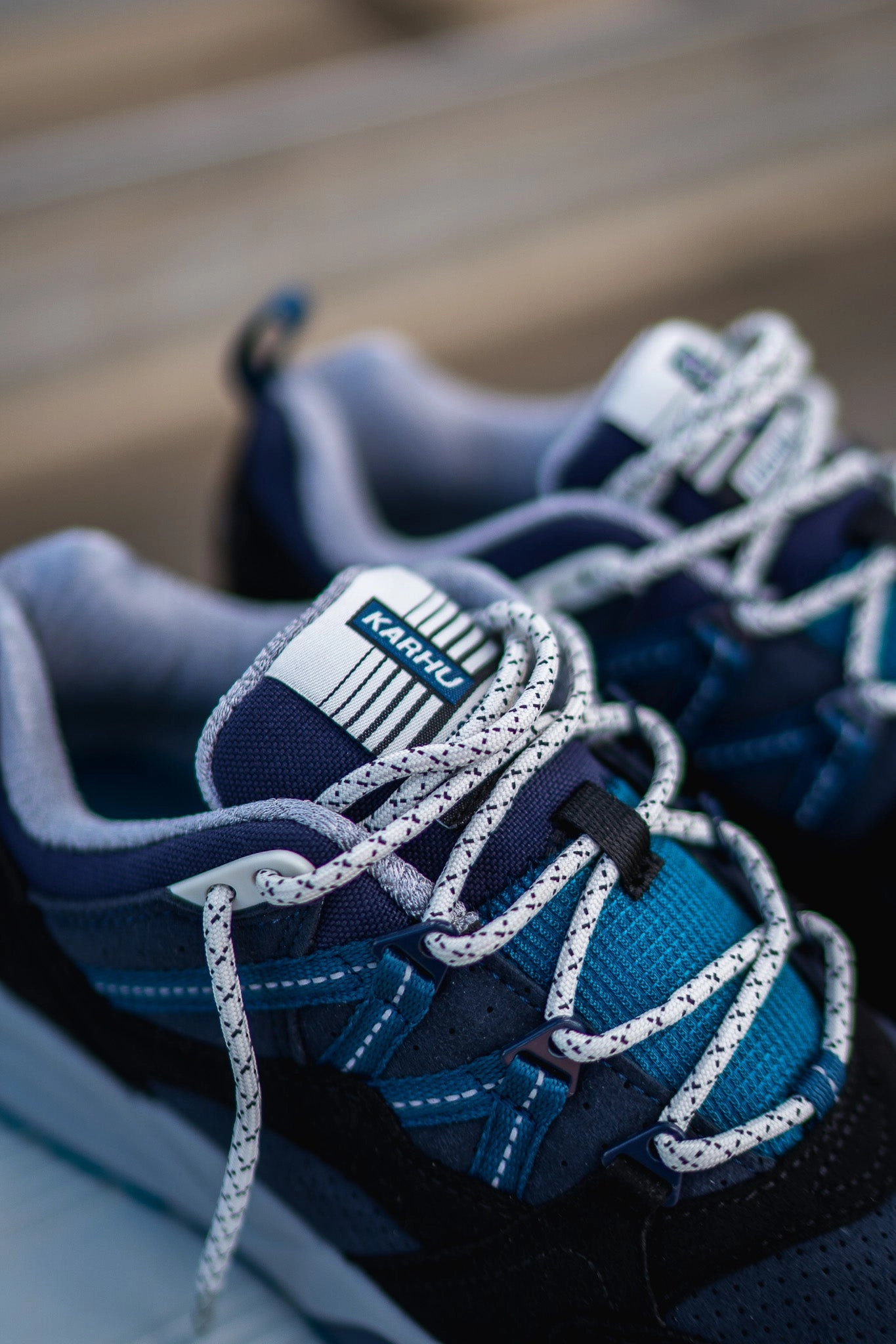 Smart Casual Action Fit Mens Karhu Fusion 2.0 (Jet Black/Lagoon)