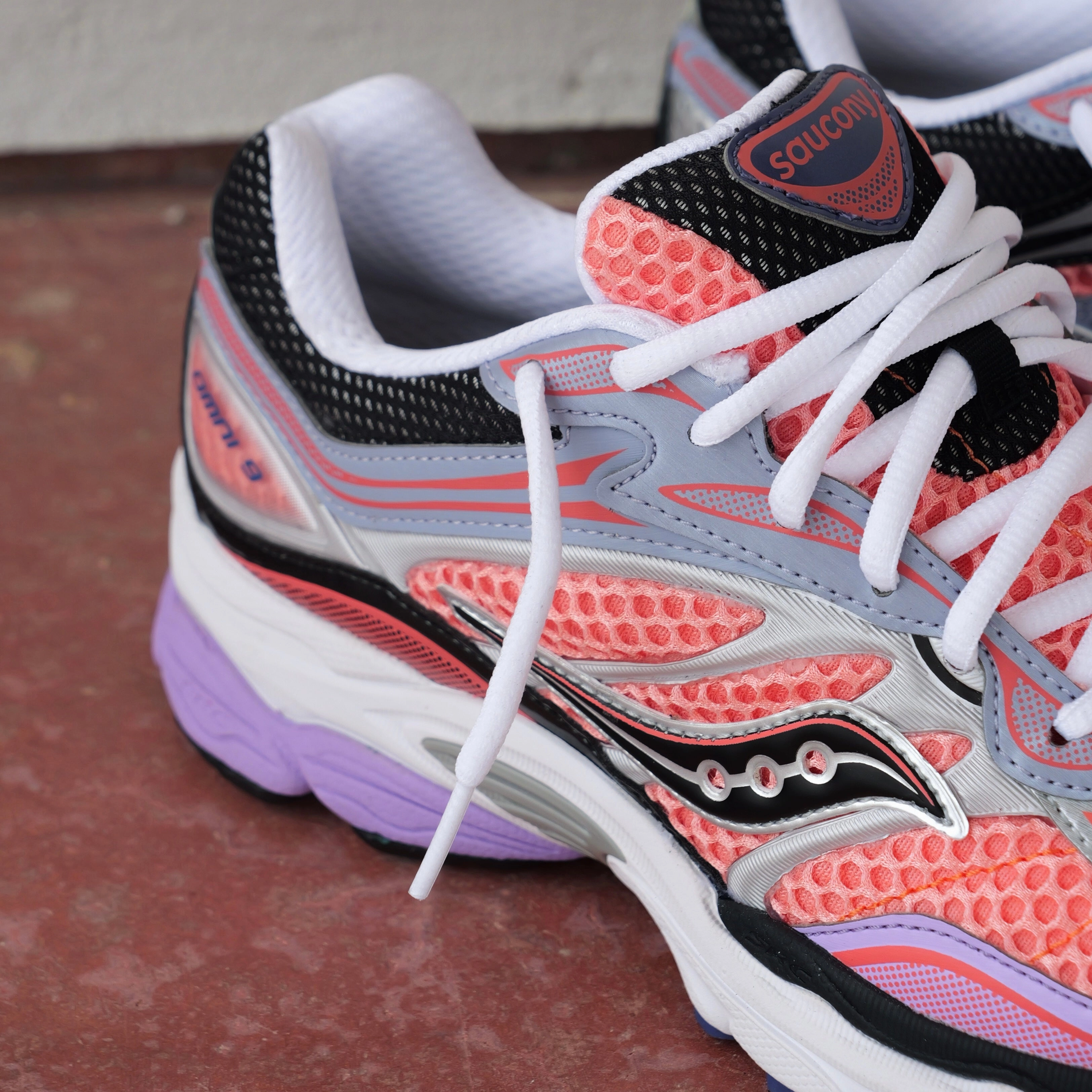 Mens Saucony ProGrid Omni 9 (Pink/Purple) Odor Resistant Technology