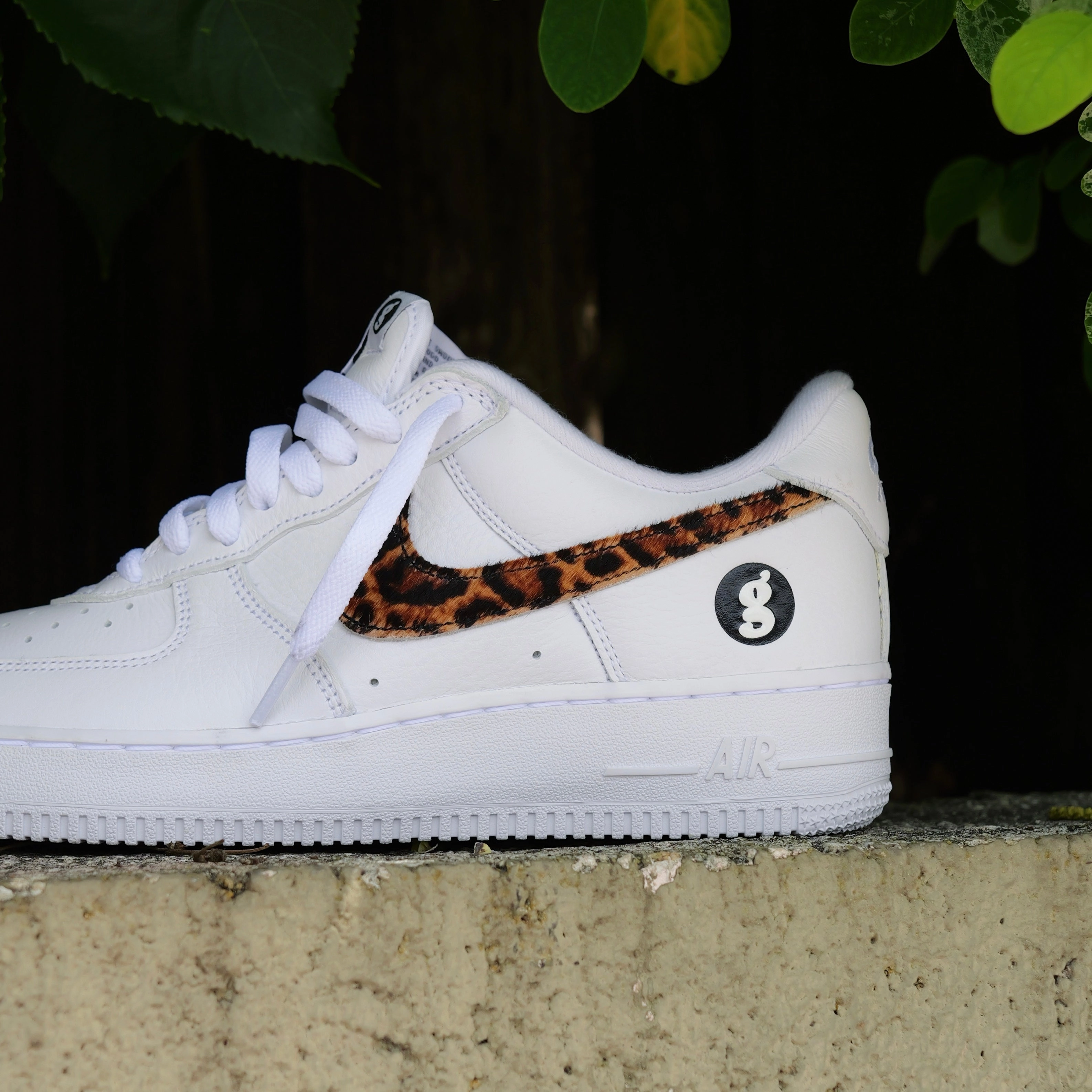 Breathable Zones Nike x Supreme Air Force 1 Low SP (White/Cheetah)
