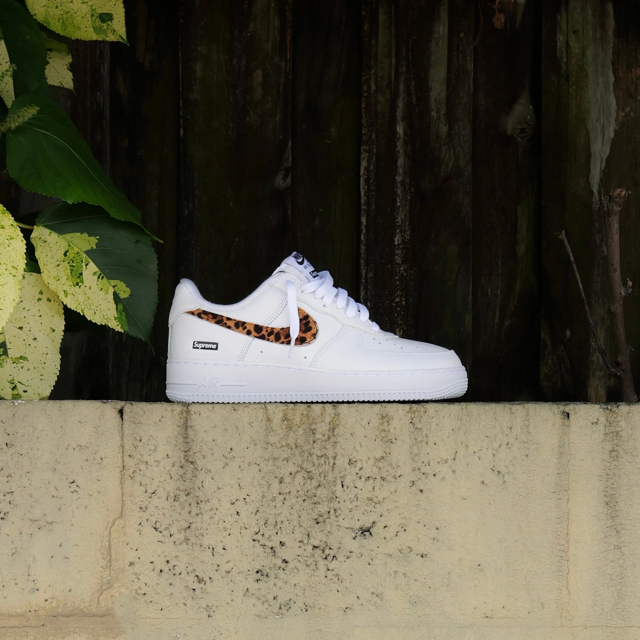 Nike x Supreme Air Force 1 Low SP (White/Cheetah) Shock Diffusing Platform indoor activities
