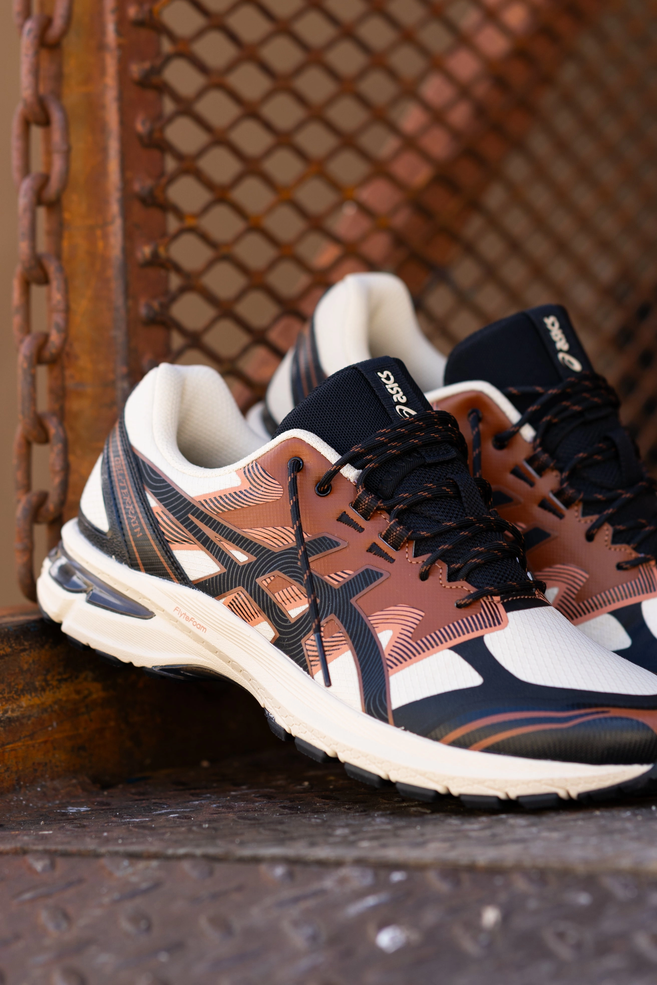 Mens Asics Gel-Terrain (Vanilla/Black) - 1203A342-250 Multi Density Foam