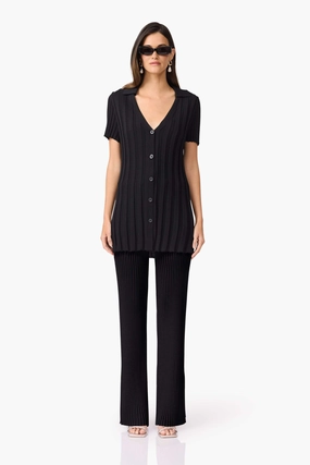 CURAAE Annabelle Knit Shirt In Black Subtle design Fashion-Forward