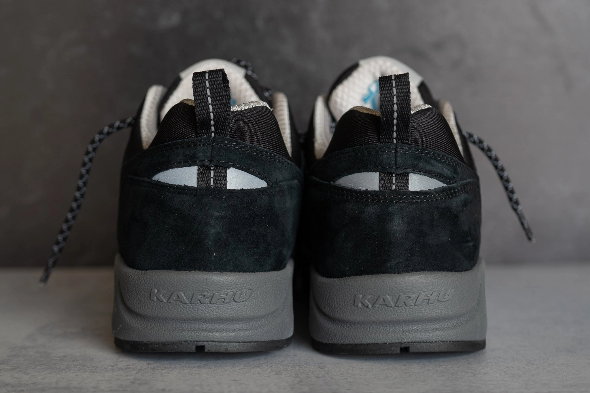 Secure stability Smooth Leather Karhu Fusion 2.0 (Black)