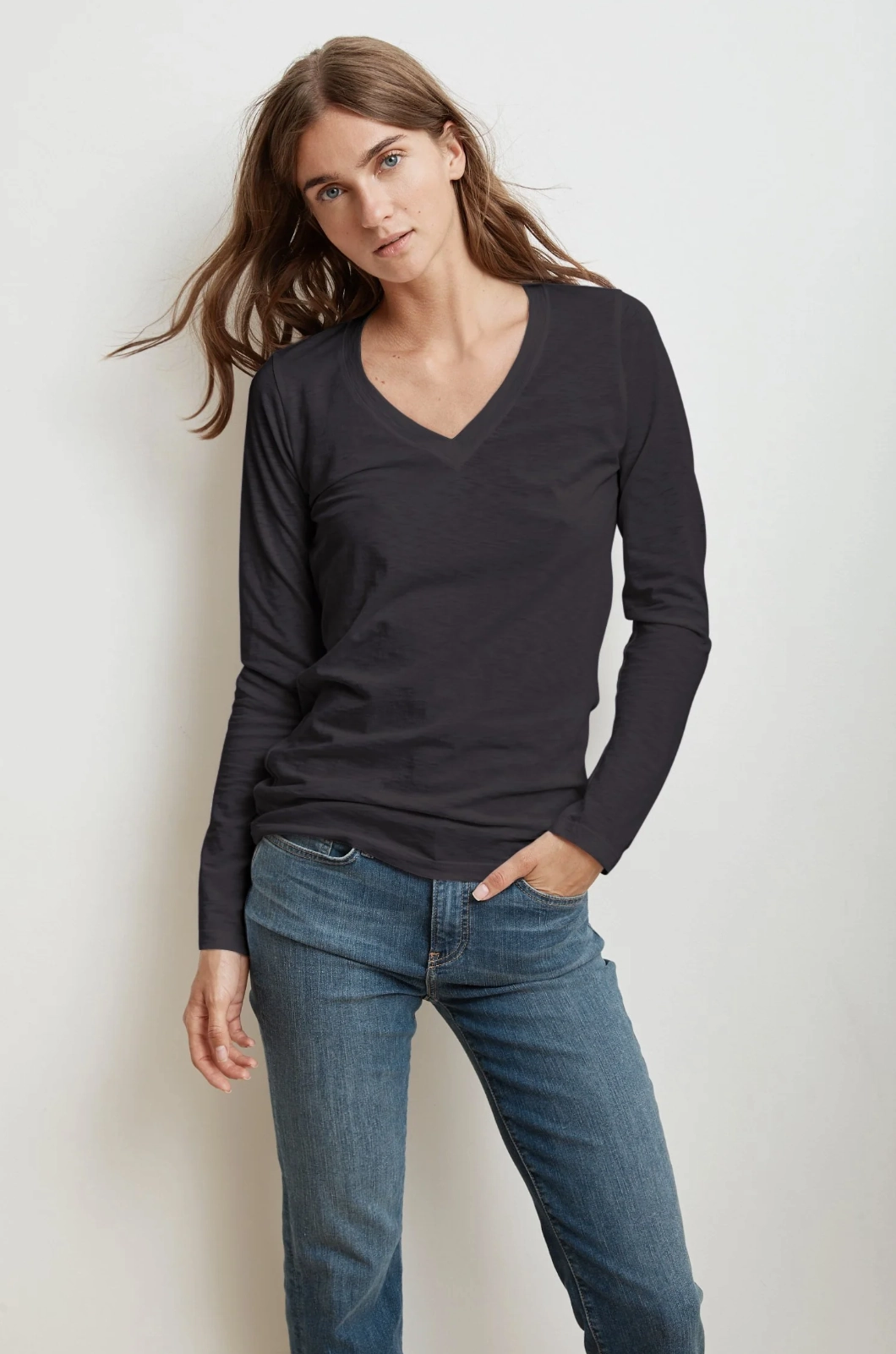 BRIDGET CITY SLUB V-NECK LONG SLEEVE TEE Sustainable Wear Business Outfit