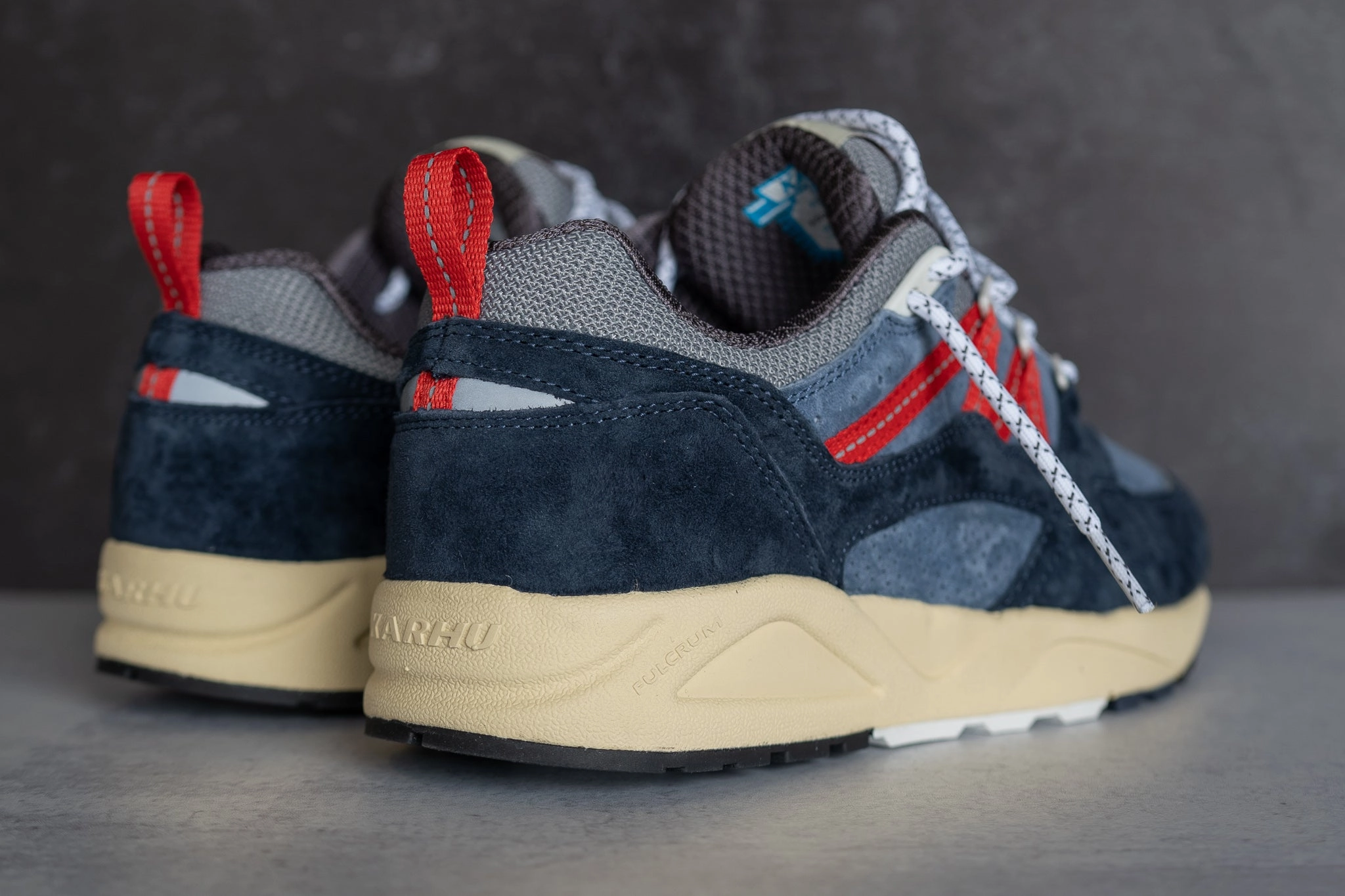 Karhu Fusion 2.0 (India Ink/Fiery Red) Vented Air Channels Crowd Ready