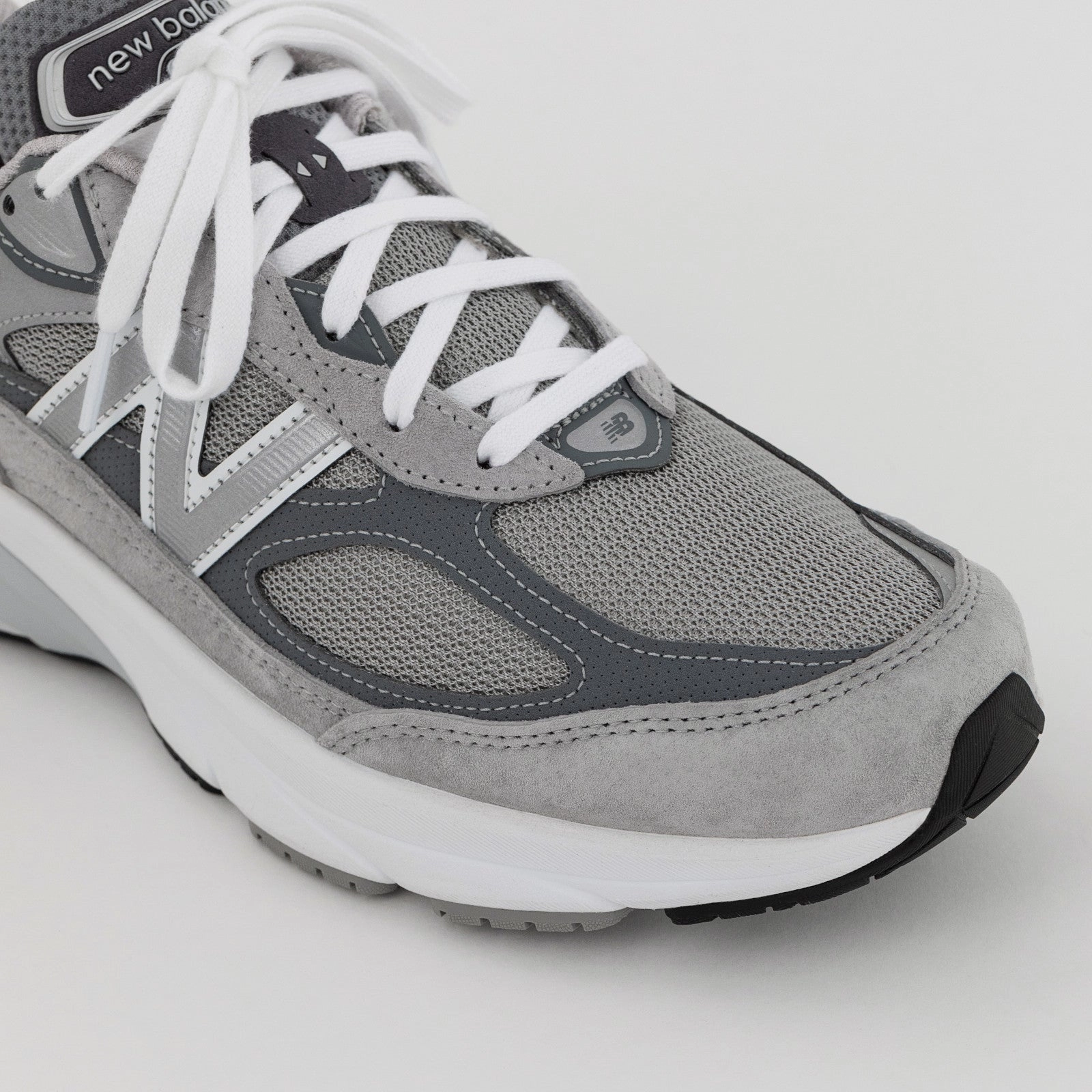 NEW BALANCE M990GL6 GREY Collapsible Heel Subtle Look