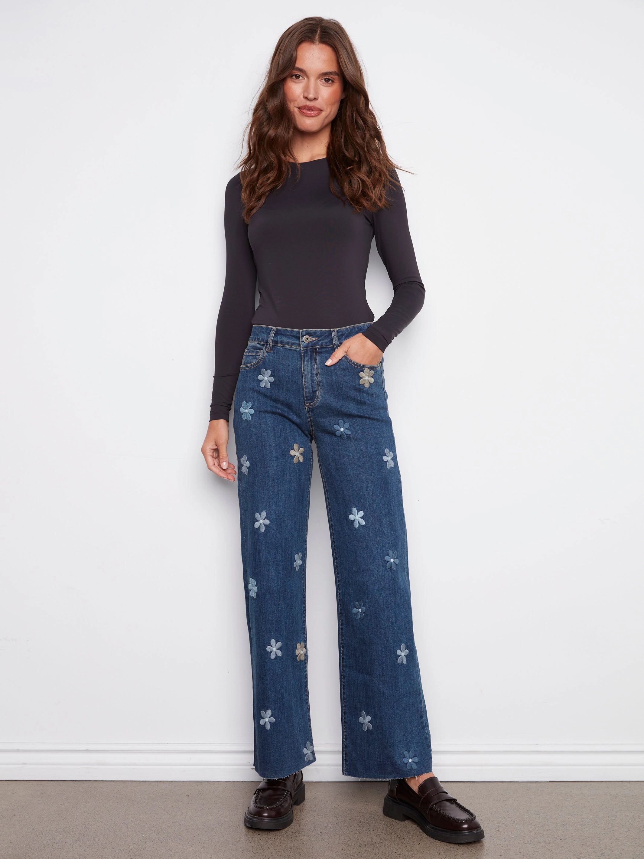 Wide Leg Jeans With Flower Patches - Indigo Fashionable Design Colorfast Dyeing Method