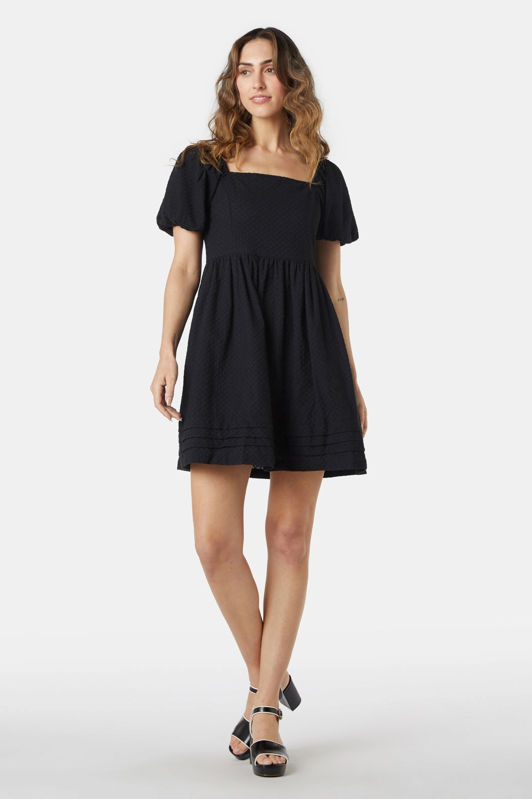 Saskia Dress Classic structured dress Modern Finish