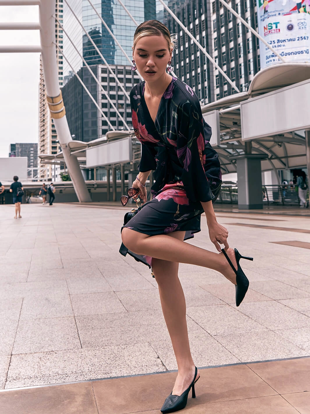 Feminine Design Statement-Buttons XOXO Pleated dress